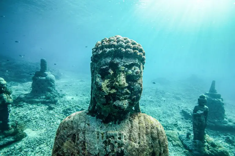 Buddha statues in Nusa Ceningan, Bali
